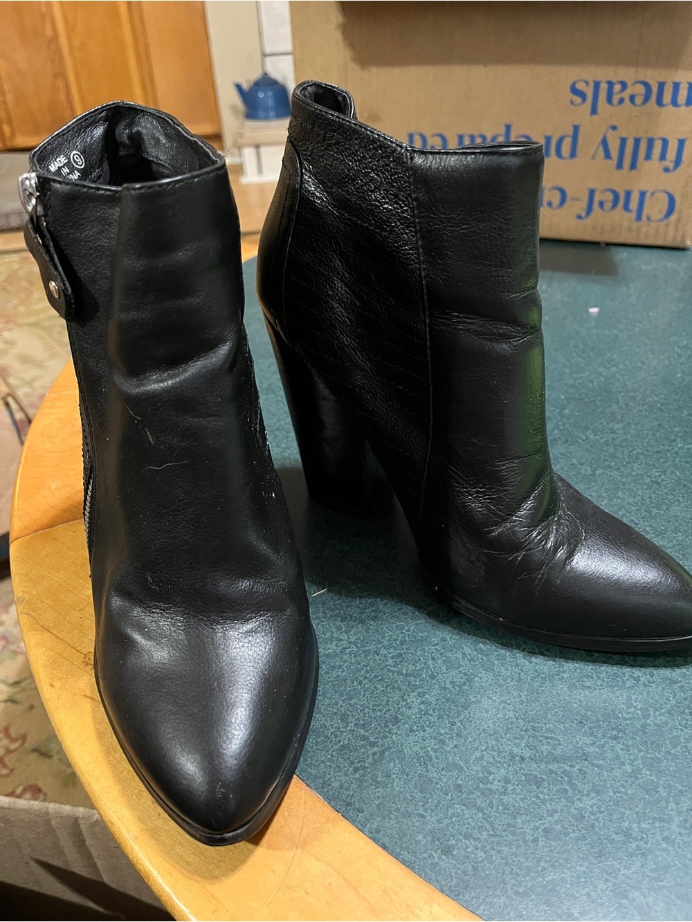 Chelsea & Zoe Women's Black Leather Pointed Toe Ankle Boots 9